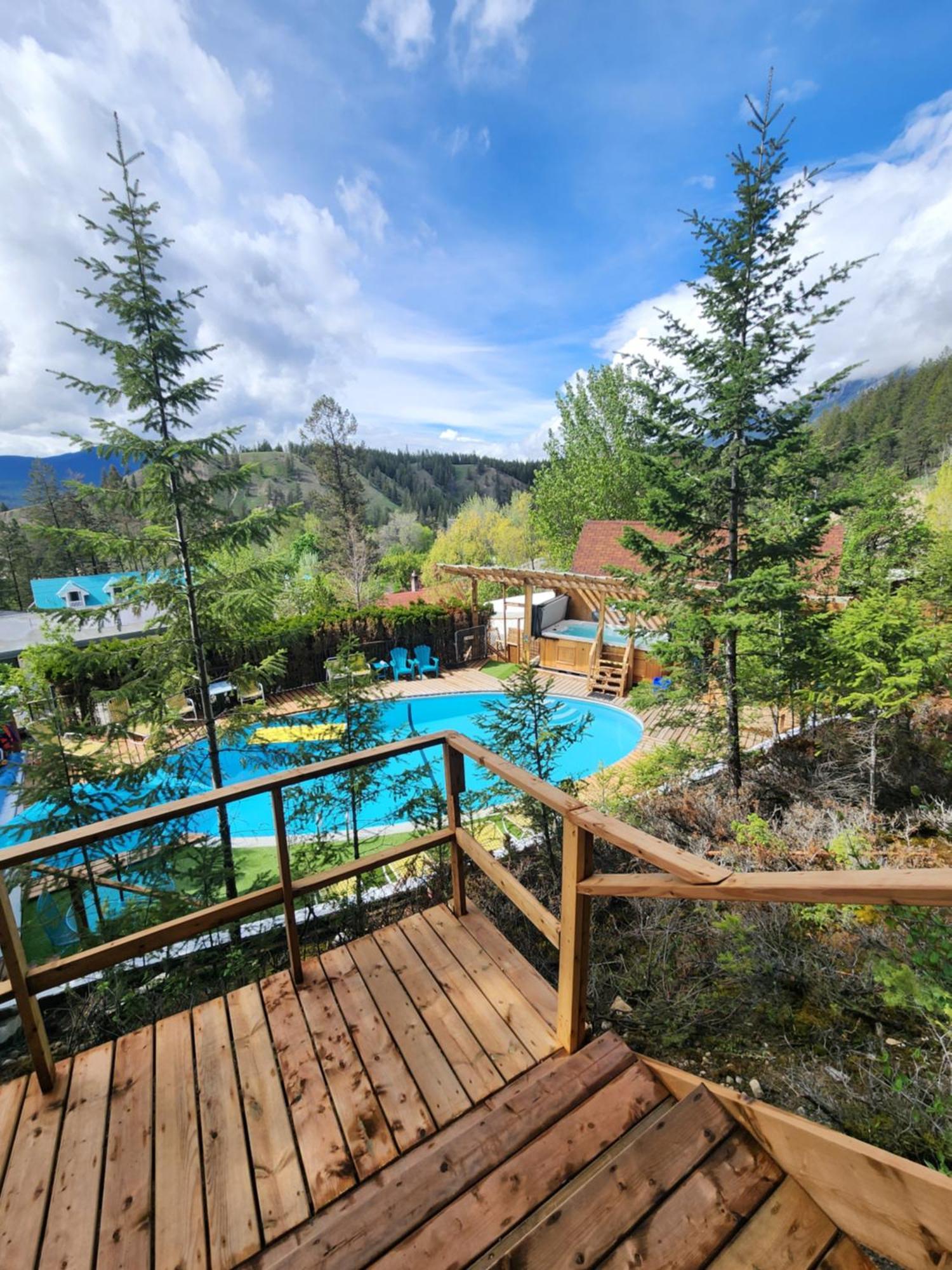 Motel Tyrol Радіум-Гот-Спрінгс Екстер'єр фото