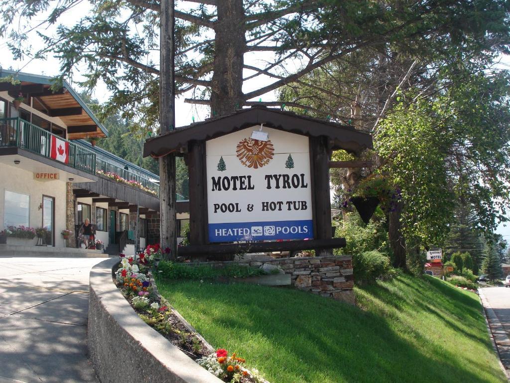 Motel Tyrol Радіум-Гот-Спрінгс Екстер'єр фото
